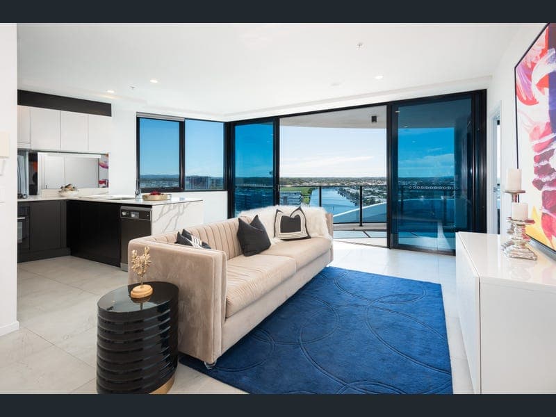 51101/5 Harbour Side Court, Biggera Waters — photo 1 of 5