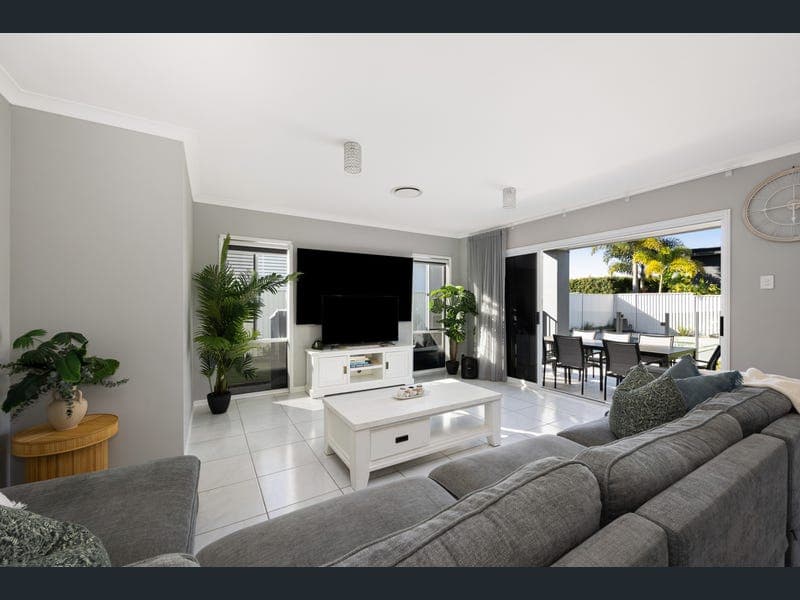 4 Fortier Street, Pelican Waters — photo 1 of 5