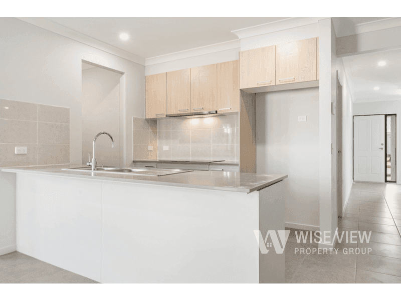 10 Galaxy Street, Flagstone — photo 1 of 5