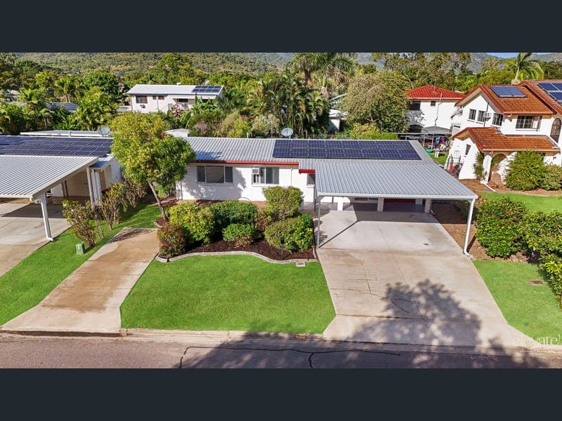 15 Larkspur Crescent, Annandale — photo 1 of 5