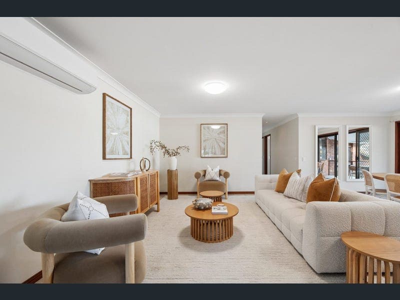 39 Ainsley Avenue, Ashmore — photo 1 of 5