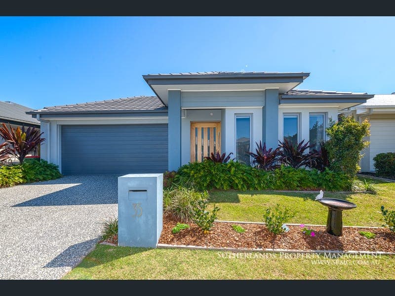 35 Lindeman Cct, Pimpama — photo 1 of 5