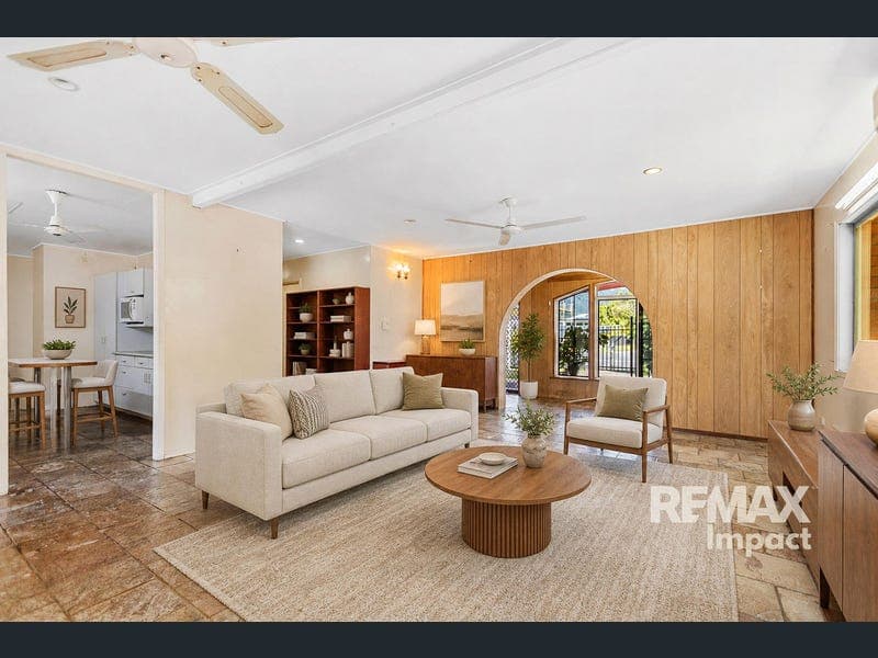 116-118 English Street, Manunda — photo 1 of 5