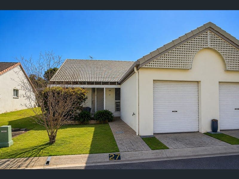 27/16 Stay Place, Carseldine — photo 1 of 5