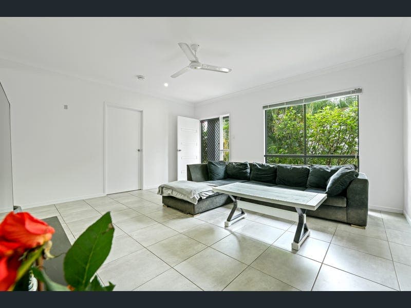 8 Hamelin Street, Bentley Park — photo 1 of 5
