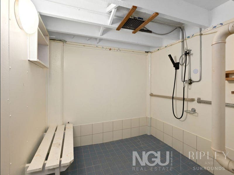 151 Cascade Street, Raceview — photo 1 of 5