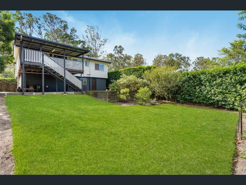20 Kurwongbah Drive, Petrie — photo 1 of 5