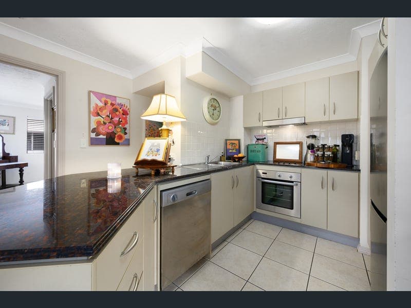 8/35 Loder Street, Biggera Waters — photo 1 of 5