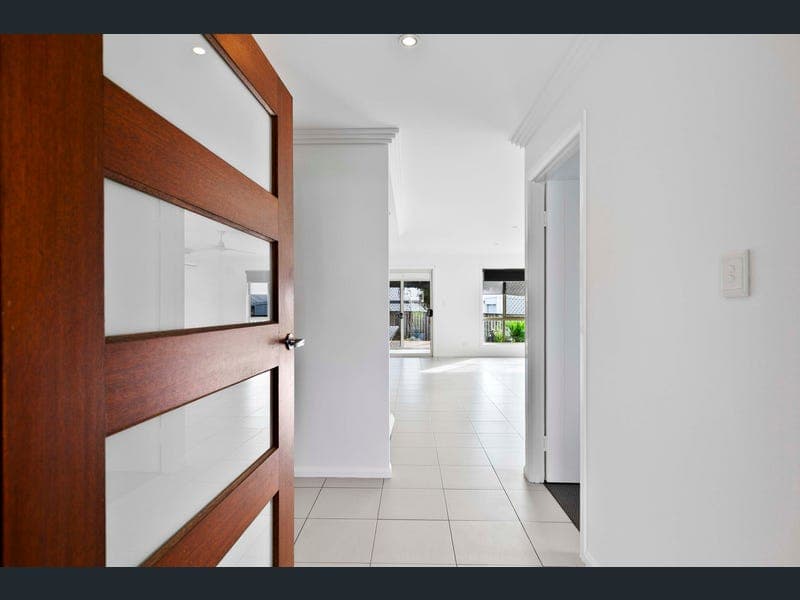 11 Bay Park Road, Wondunna — photo 1 of 5