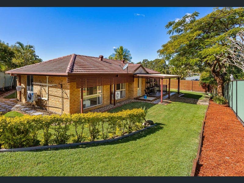 17 Birdsville Street, Mudgeeraba — photo 1 of 5