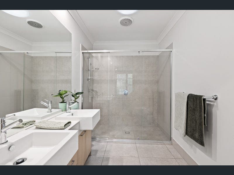 41 Ravenbourne Circuit, Capalaba — photo 1 of 5