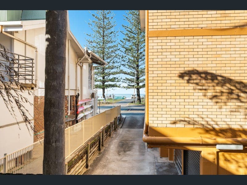 3/9 Montana Road, Mermaid Beach — photo 1 of 5