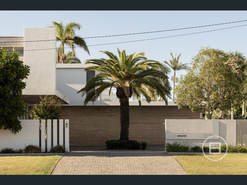104 Prince Edward Parade, Scarborough — photo 1 of 5