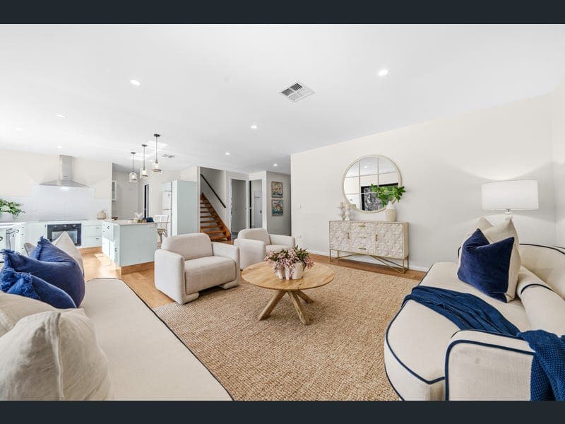 7 Kardella Street, Ashmore — photo 1 of 5
