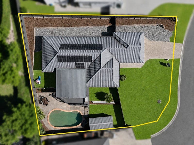 5 Drift Away Court, Robina — photo 1 of 5