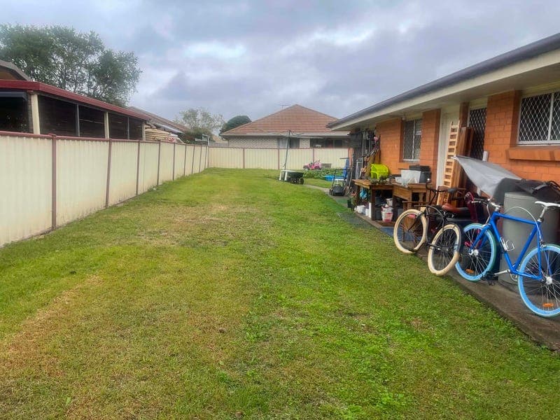 151 Raceview St — photo 1 of 5