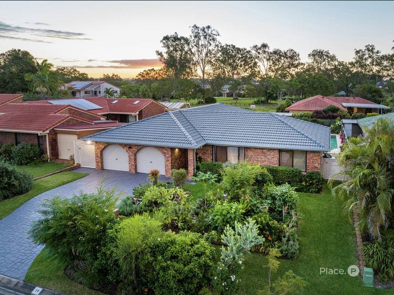 19 Risdon Street, Carindale — photo 1 of 5