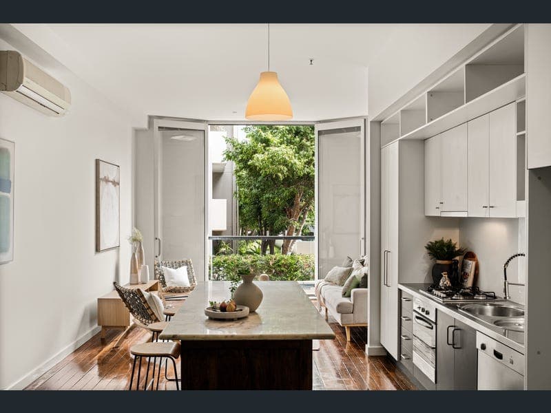 209/64 Macquarie Street, Teneriffe — photo 1 of 5