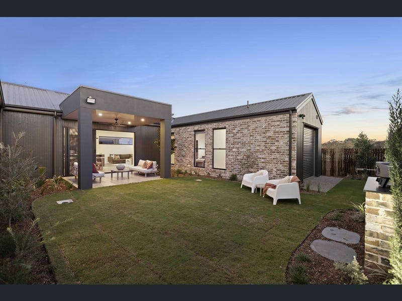 30 McGrory Drive, Kearneys Spring — photo 1 of 5