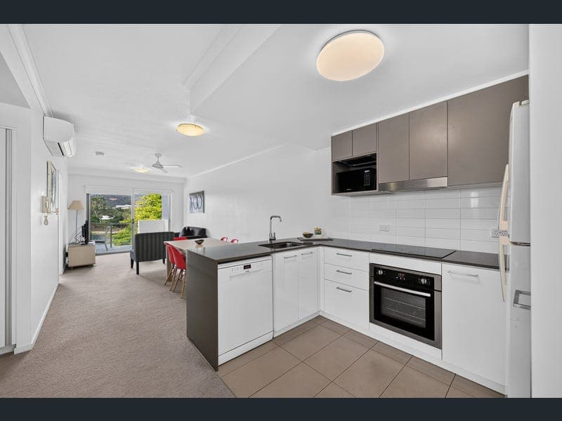 154/1B Sporting Drive, Thuringowa Central — photo 1 of 5