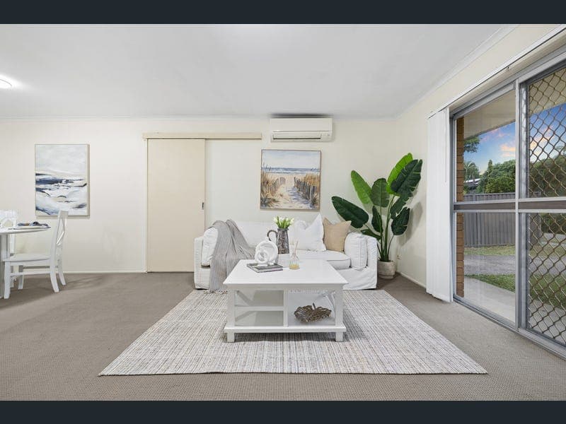27 Ballater Street, Sunnybank Hills — photo 1 of 5