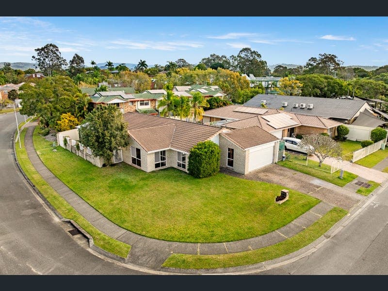 7 Saffron Street, Elanora — photo 1 of 5