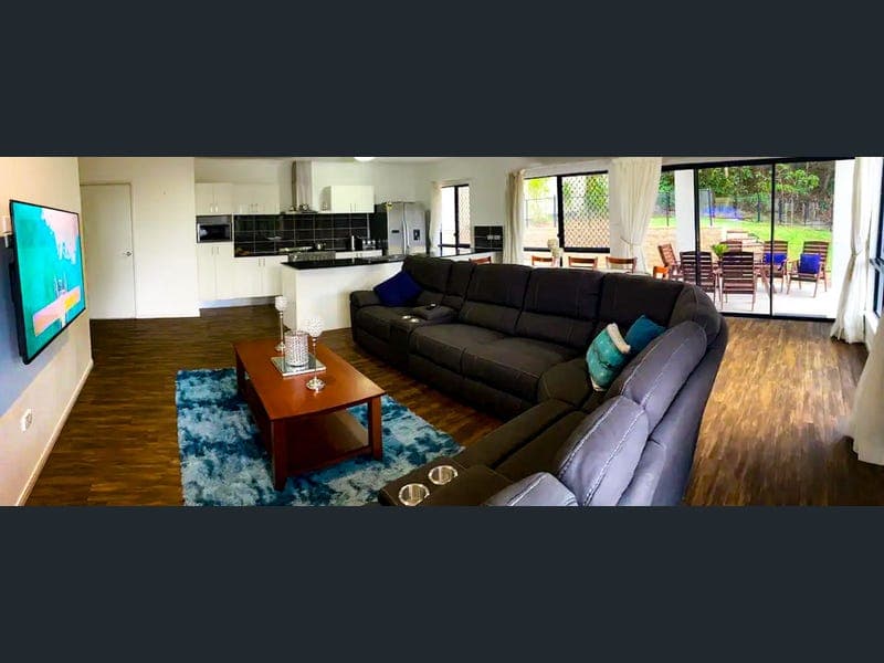 15 Retreat Close, Palm Cove — photo 1 of 5