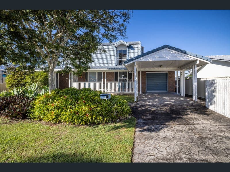 16 Dolphin Drive, Bongaree — photo 1 of 5