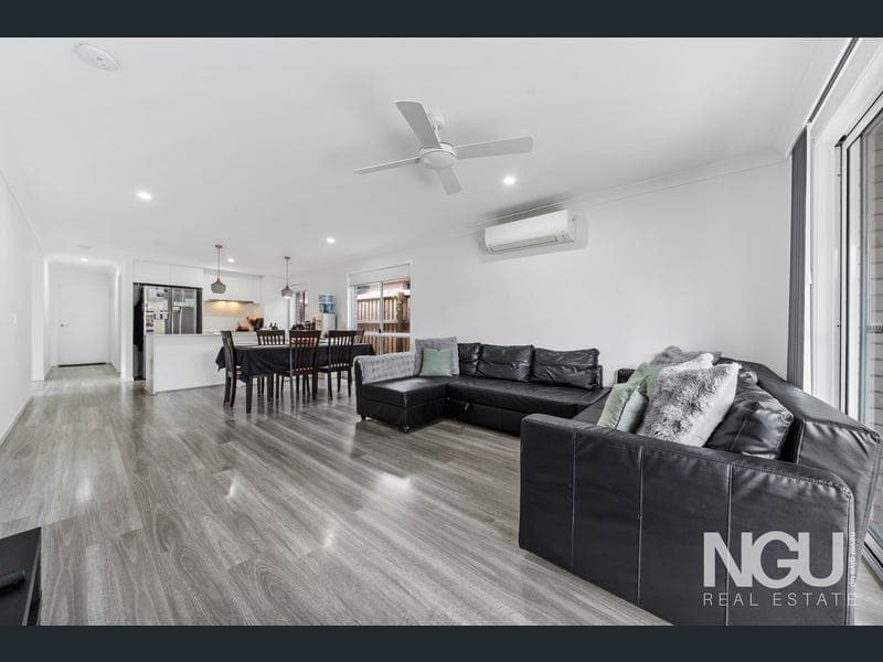 65 Dunaden Street, Logan Reserve — photo 1 of 5