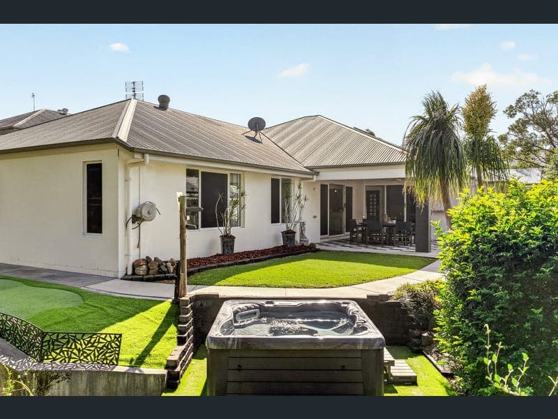 42 Sandhurst Crescent, Peregian Springs — photo 1 of 5