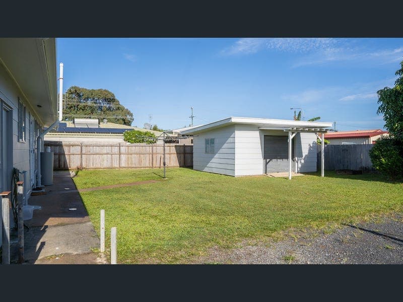 27 Cooloola Crescent, Urangan — photo 1 of 5