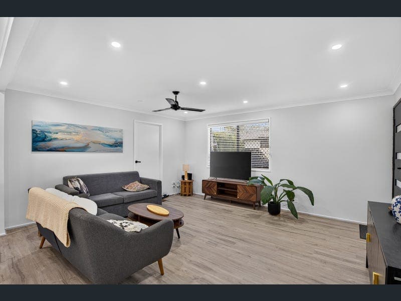 25 Matthew Flinders Drive, Hollywell — photo 1 of 5
