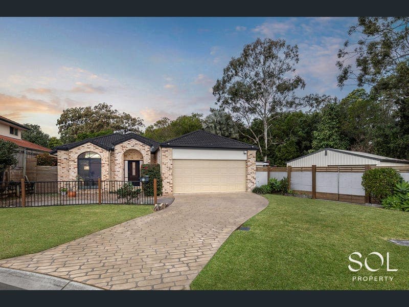 24 Kahli Place, Carseldine — photo 1 of 5
