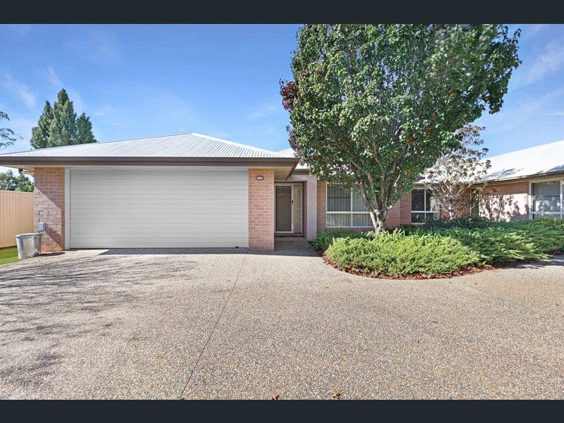 1/10A Ascot Street, Newtown — photo 1 of 5