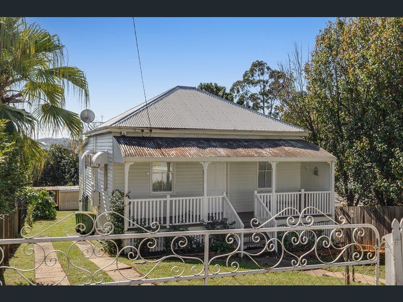 27 Christmas Street, North Toowoomba — photo 1 of 5
