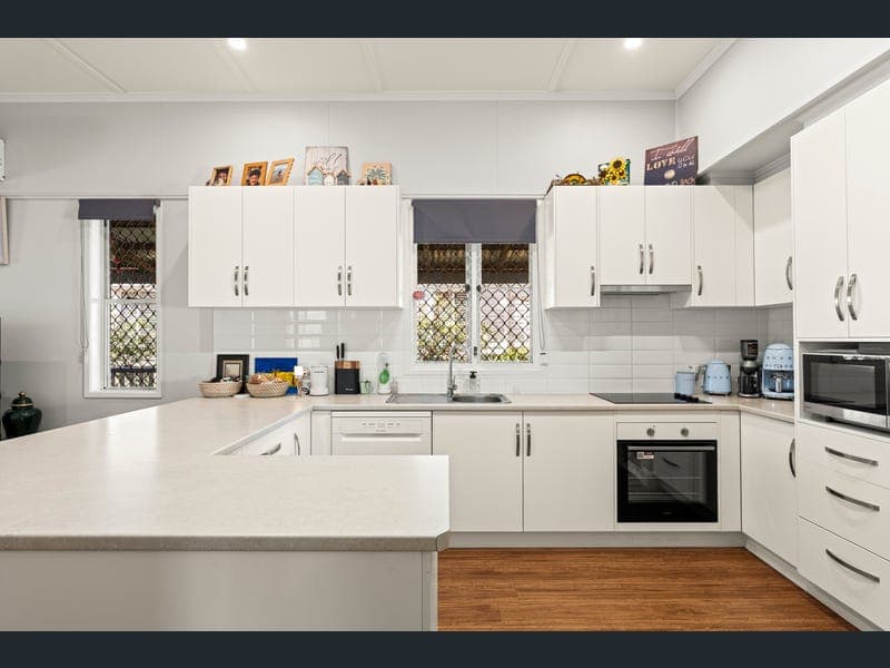 8 Leonard Street, East Toowoomba — photo 1 of 5