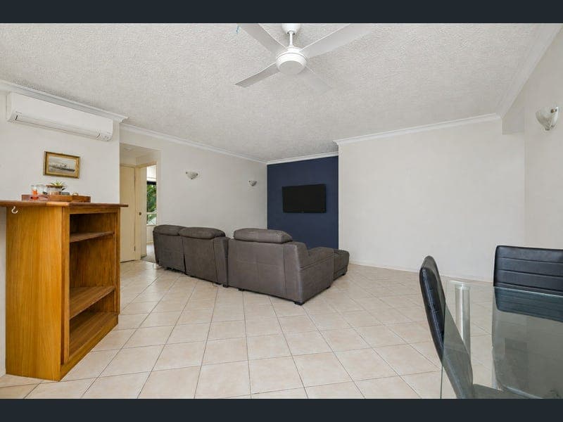 805/2-10 Greenslopes Street, Cairns North — photo 1 of 5