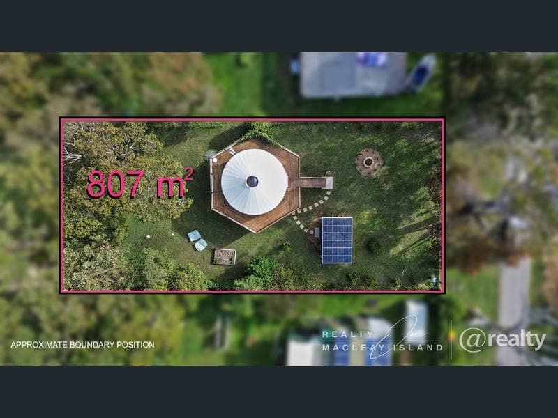 24 Orion Street, Macleay Island — photo 1 of 5