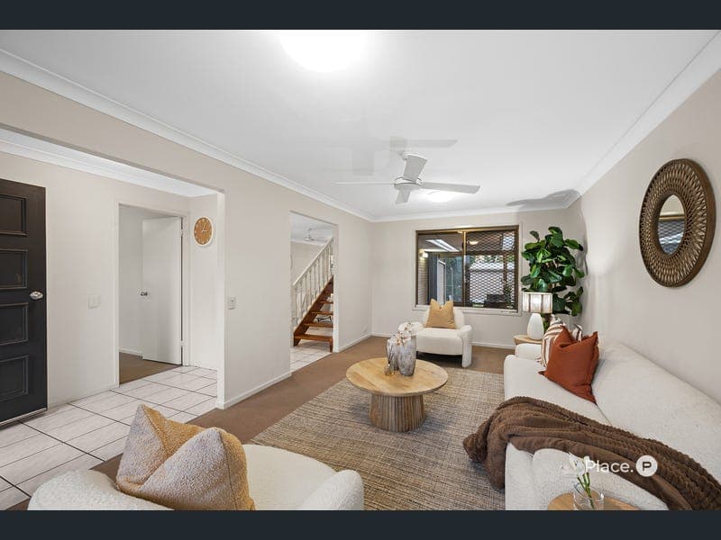 16 Brodick Street, Carindale — photo 1 of 5