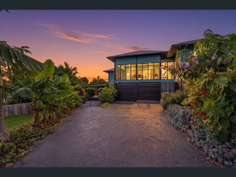 8-10 Melia Court, Dundowran Beach — photo 1 of 5