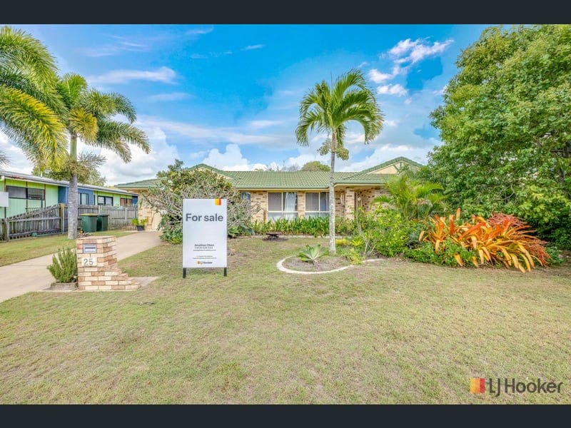 25 Acacia Street, Moore Park Beach — photo 1 of 5