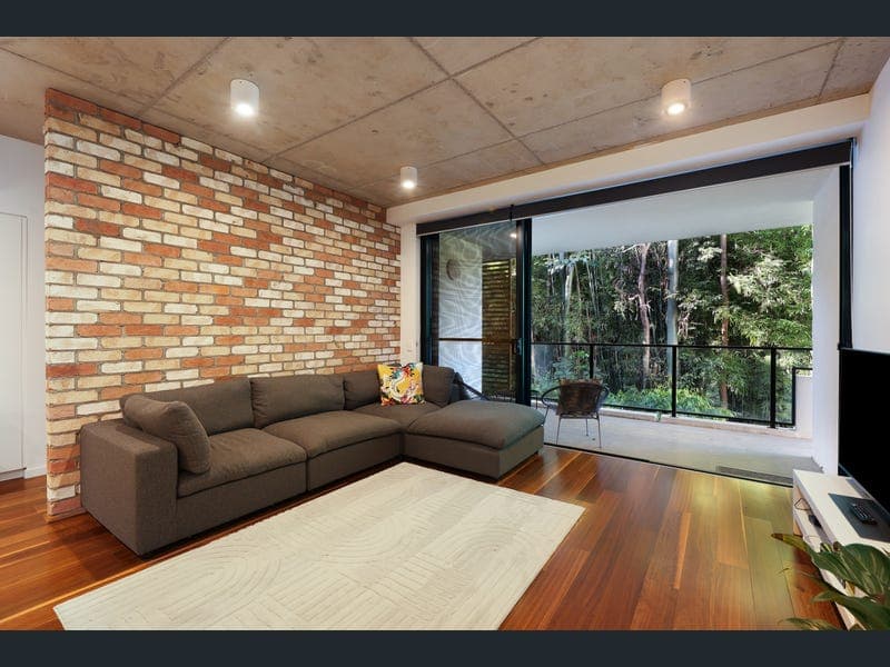 1 Hart Street, Ashmore — photo 1 of 5