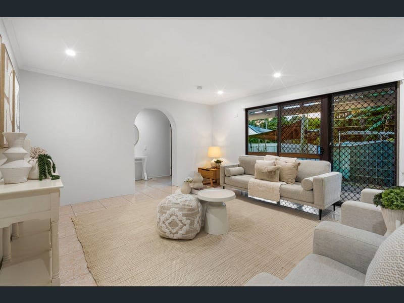 20 Juanita Grove, Springwood — photo 1 of 5
