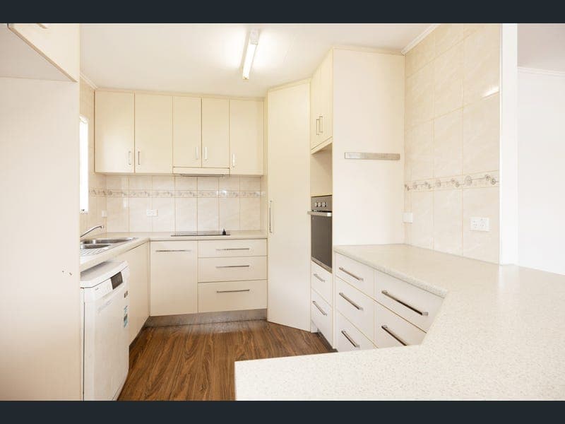 86 Gollogly Lane, Rasmussen — photo 1 of 5