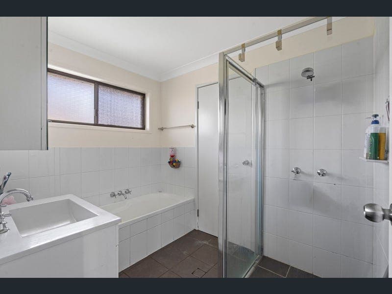 20 Titan Court, Boronia Heights — photo 1 of 3