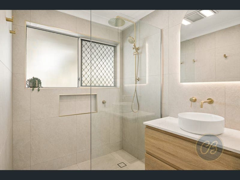 75 Bunya Park Drive, Eatons Hill — photo 1 of 5