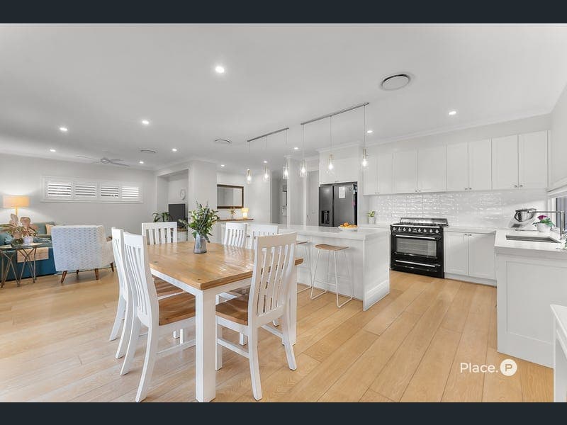 18 Gail Street, Kedron — photo 1 of 5