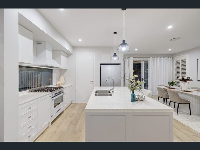 7 Raptor Street, Rochedale — photo 1 of 5