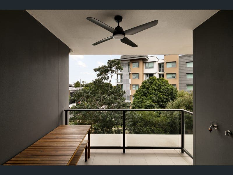 4305/18 Parkside Circuit, Hamilton — photo 1 of 5