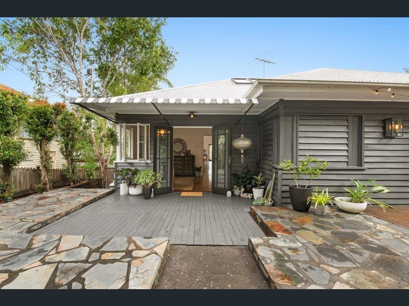 65 Albert Street, Holland Park West — photo 1 of 5